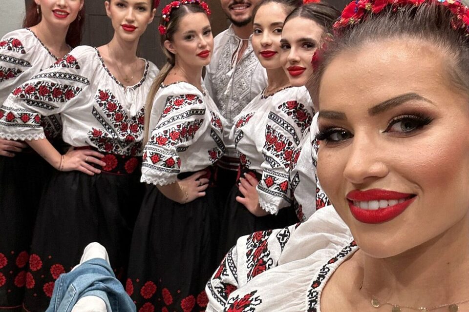 Moment traditional romanesc pentru botez